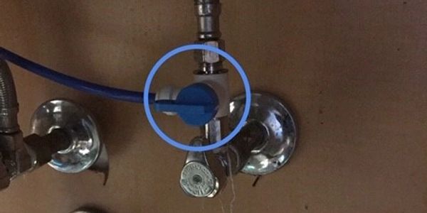 Water supply line connection